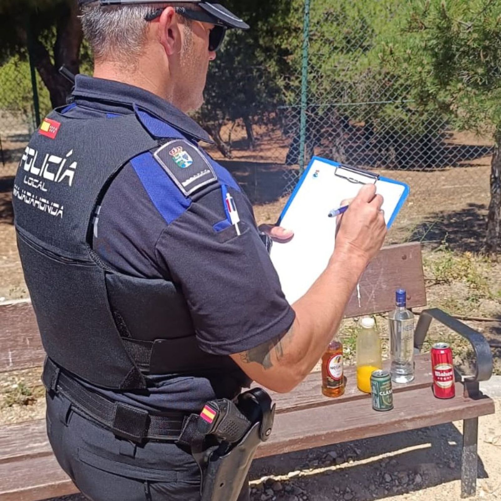 Policía local de Majadahonda levanta acta en un parque