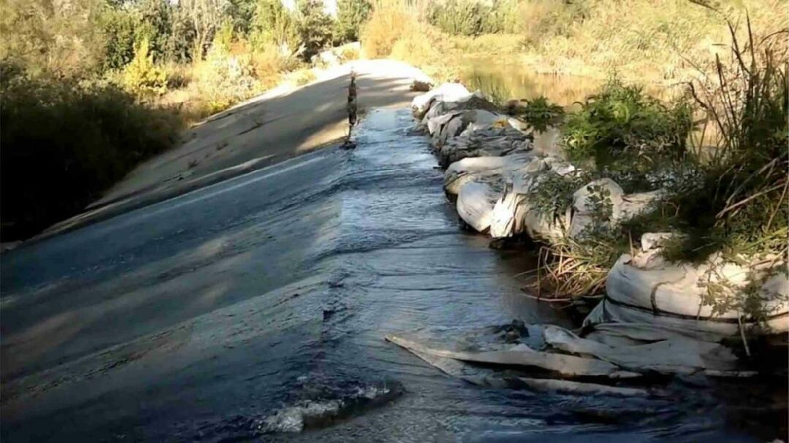 Azud abandonado en el río Henares, a su paso por Mejorada del Campo