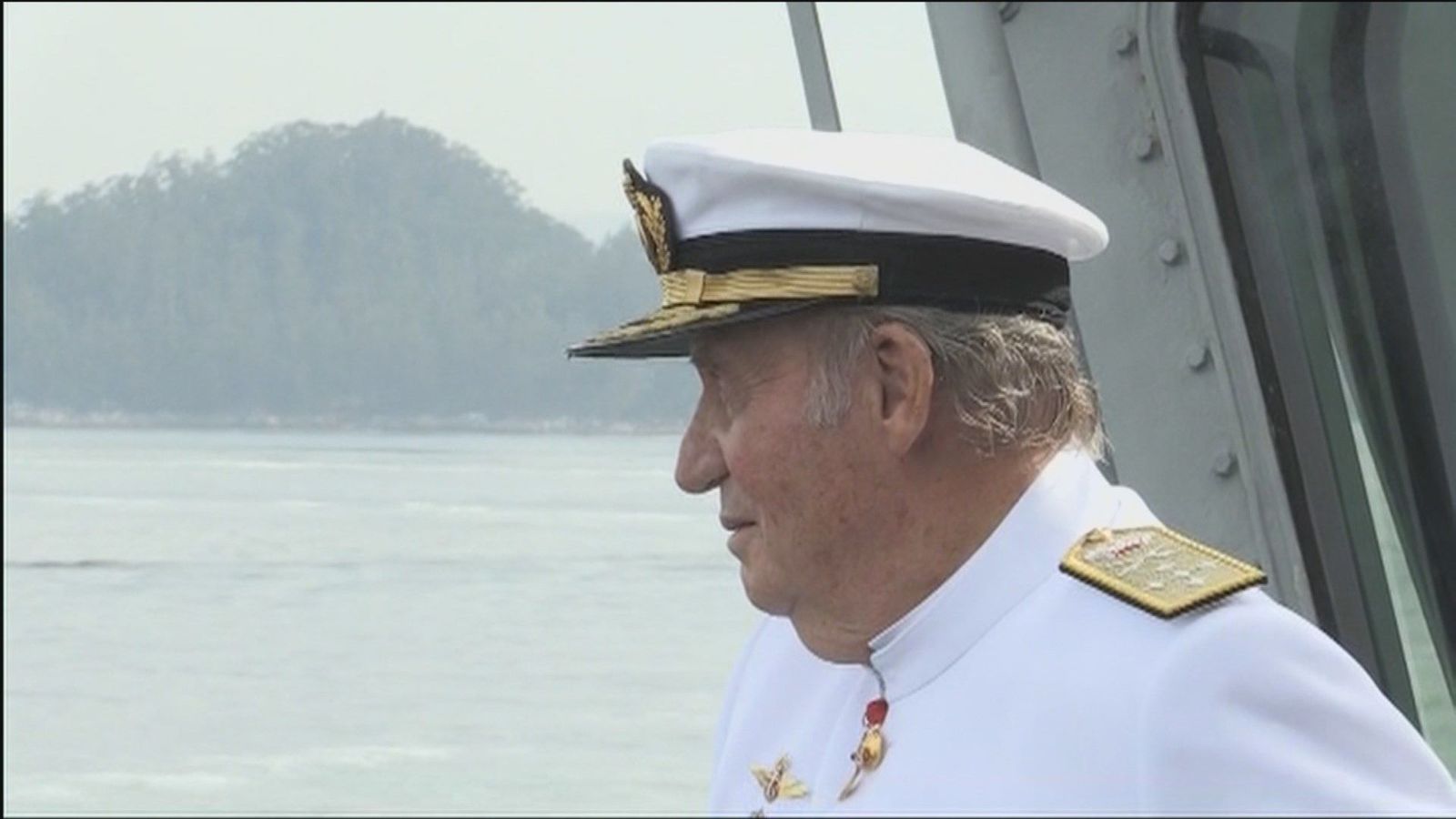 Un año después de la marcha del rey Juan Carlos sigue sin fecha su regreso a España