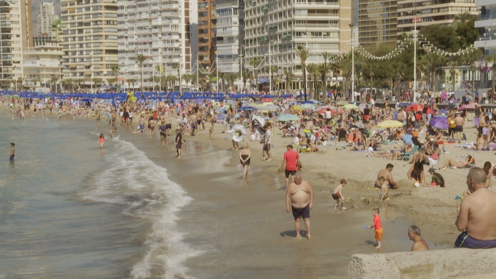Detenido un hombre en Benidorm tras precipitarse su pareja desde el balcón de un hotel