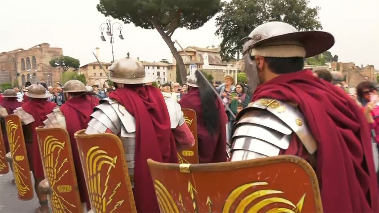 Celebramos el cumpleaños de Roma en el Coliseo