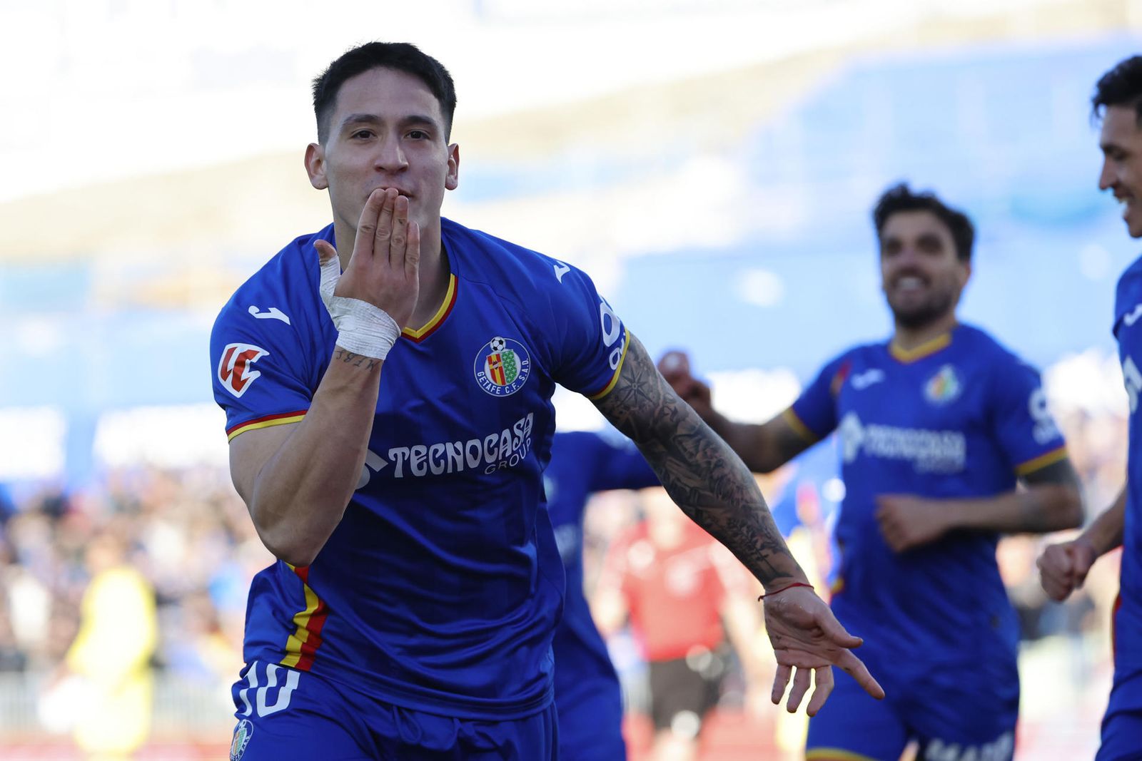 El delantero uruguayo del Getafe Martín Satriano celebra su gol ante el Villarreal