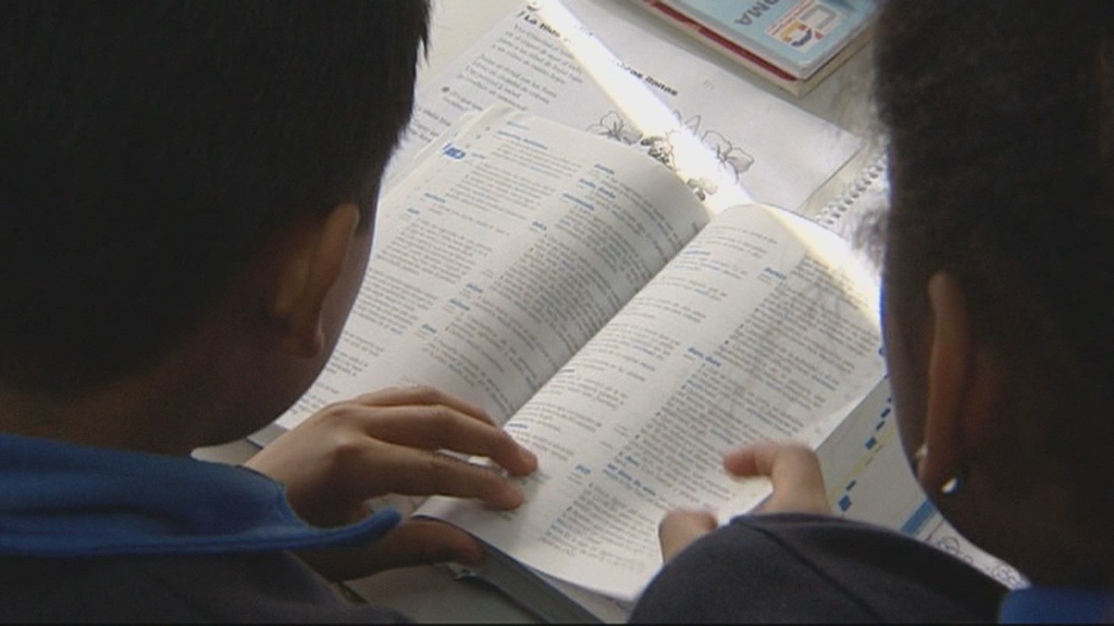 Un informe denuncia más de 1.400 colegios en Cataluña con coacciones para prohibir el español