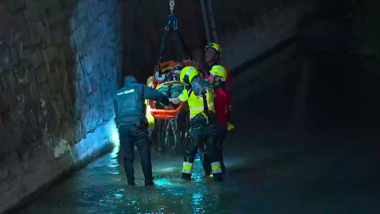 Una mujer se encuentra en estado grave tras precipitarse al río Manzanares