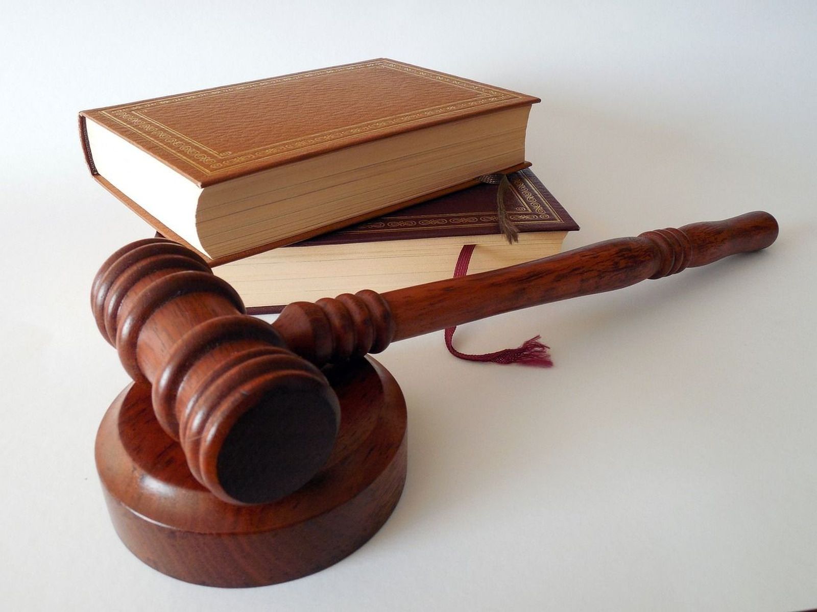Abogados y procuradores denuncian pensiones "irrisorias" de entre 300 y 400 euros