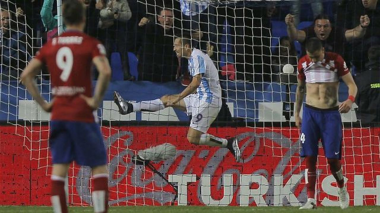 1-0. Un gol de Charles deja al Atlético sin liderato