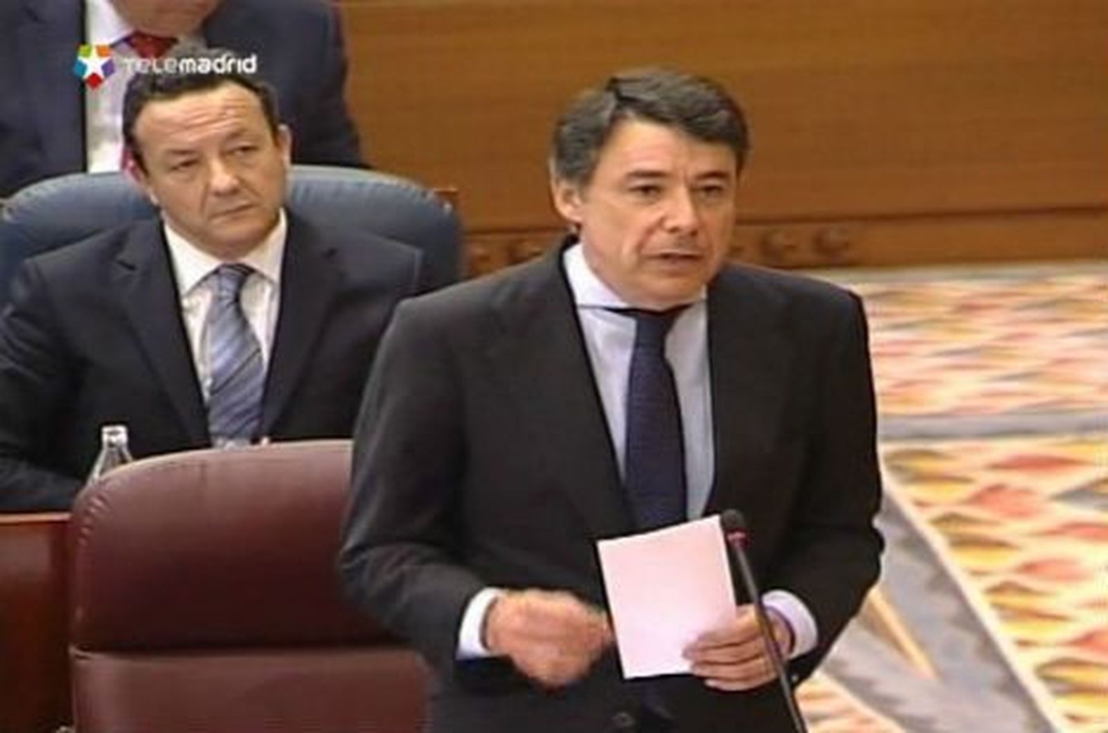 González acusa a Gómez de enfangar la Asamblea y le pide que acuda al juez