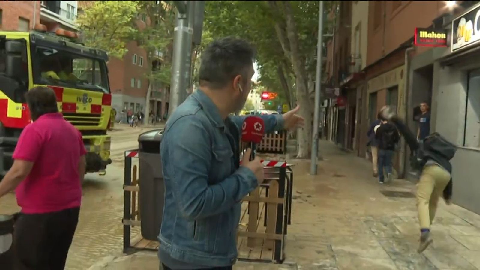 Resbalones por la inundación en Marques de Vadillo