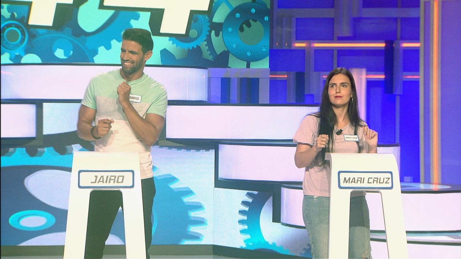 Rosario Flores pone a bailar a los concursantes de 'Atrápame si puedes'