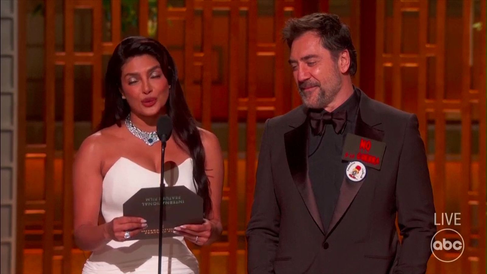 Bardem carga en los Óscar contra el conflicto en Oriente Medio y asegura que es "ilegal"