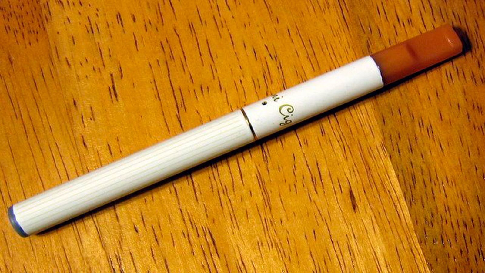 La OMS contra los cigarrillos electrónicos: "Son indudablemente  dañinos"