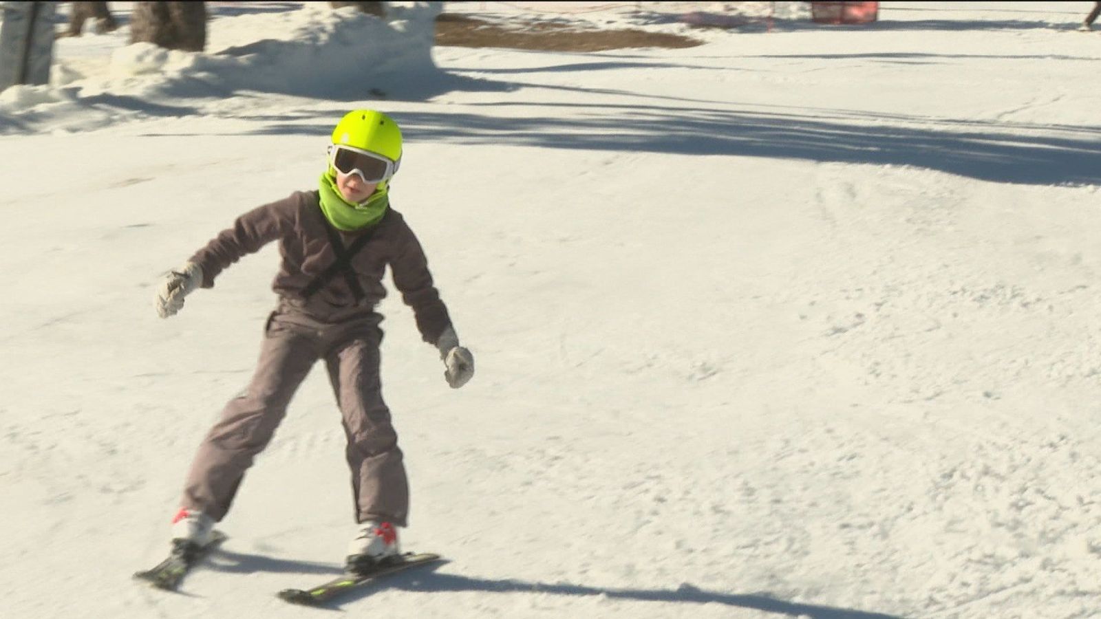Abren las pistas de El Escaparate y El Telégrafo en Navacerrada con nieve artificial