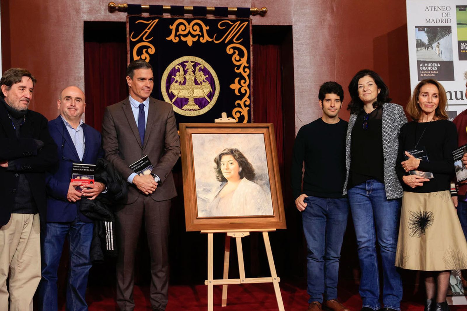 Pedro Sanchez reivindica su paso a la historia por haber sacado a Franco del Valle de los Caidos