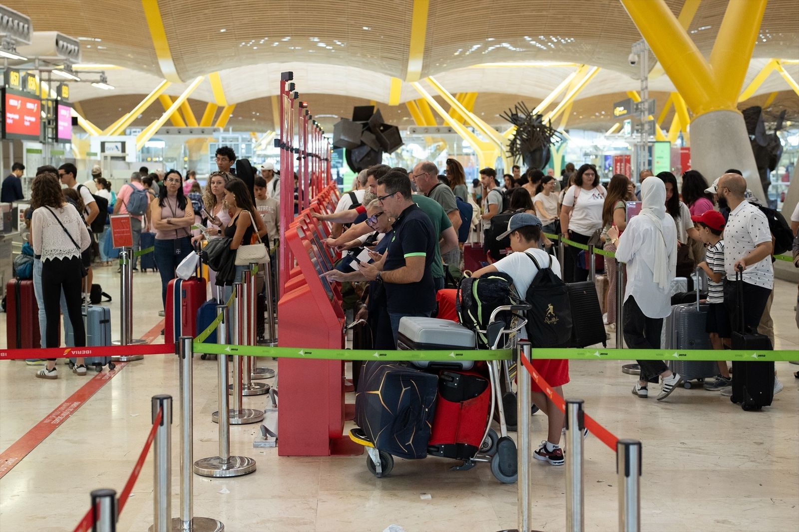 Imagen de archivo de viajeros en la T4 del Aeropuerto Adolfo Suárez Madrid-Barajas