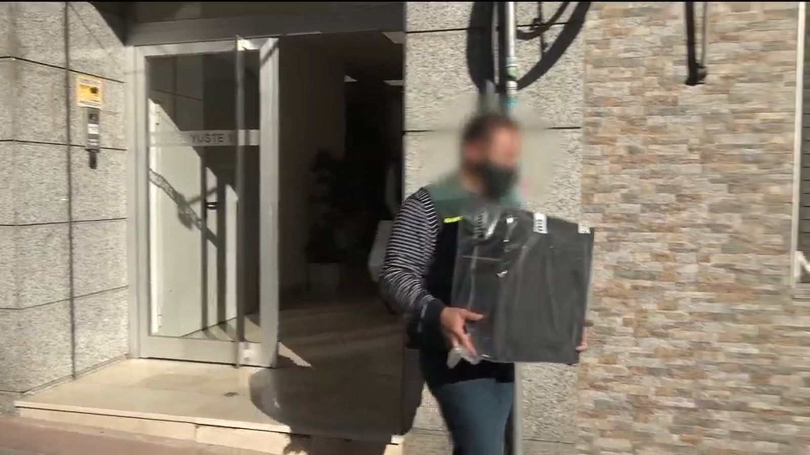 Detenidas dos personas en Madrid por una presunta estafa piramidal en inversiones de oro
