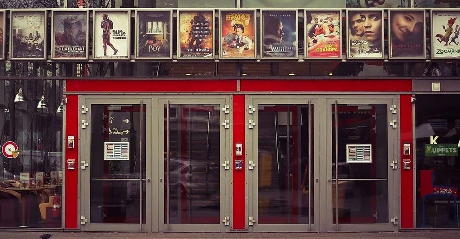 El mítico 'Cine Paz' cierra sus puertas temporalmente