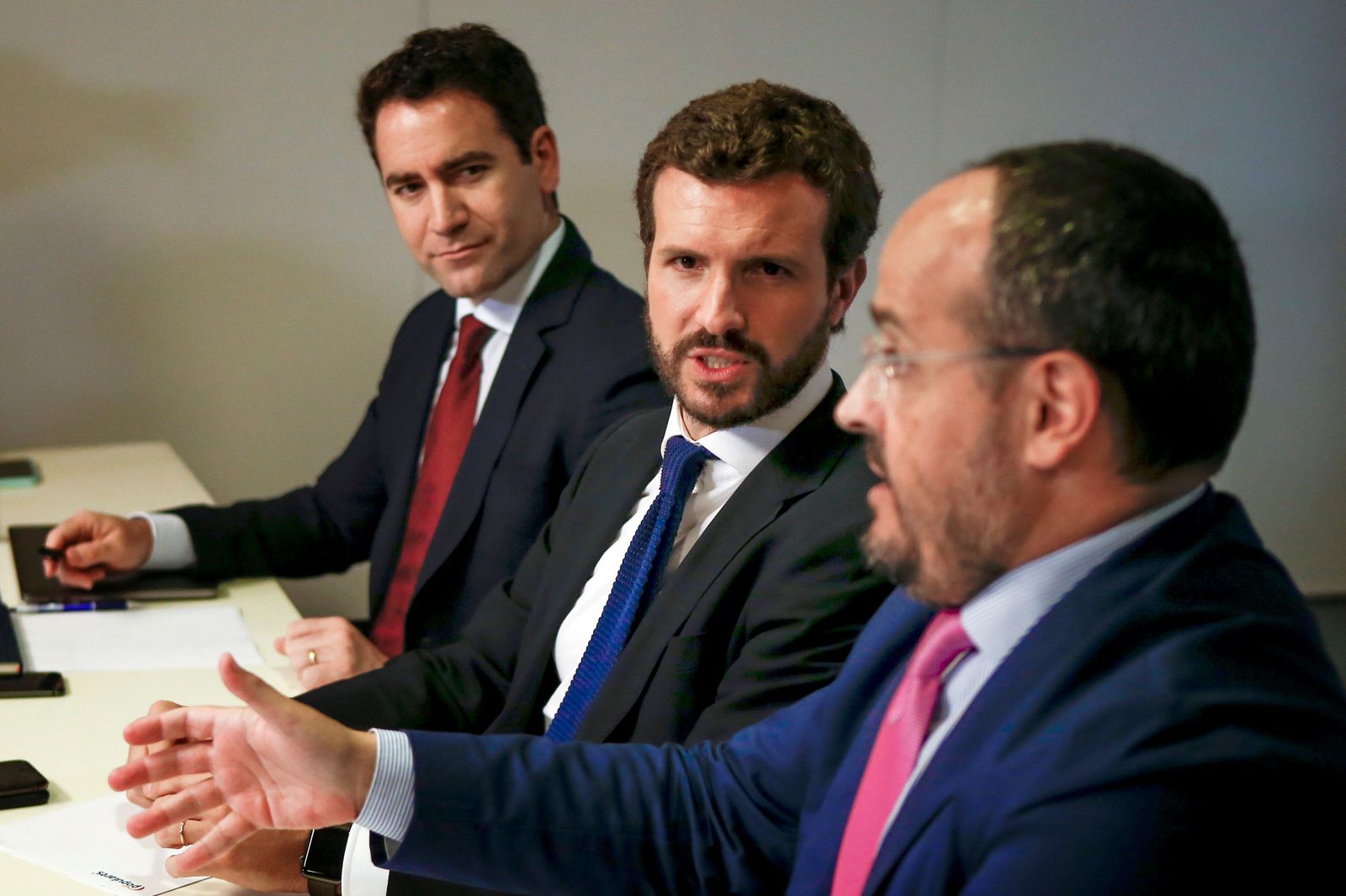 Casado pide a Sánchez que aplique la Ley de Seguridad Nacional en Cataluña