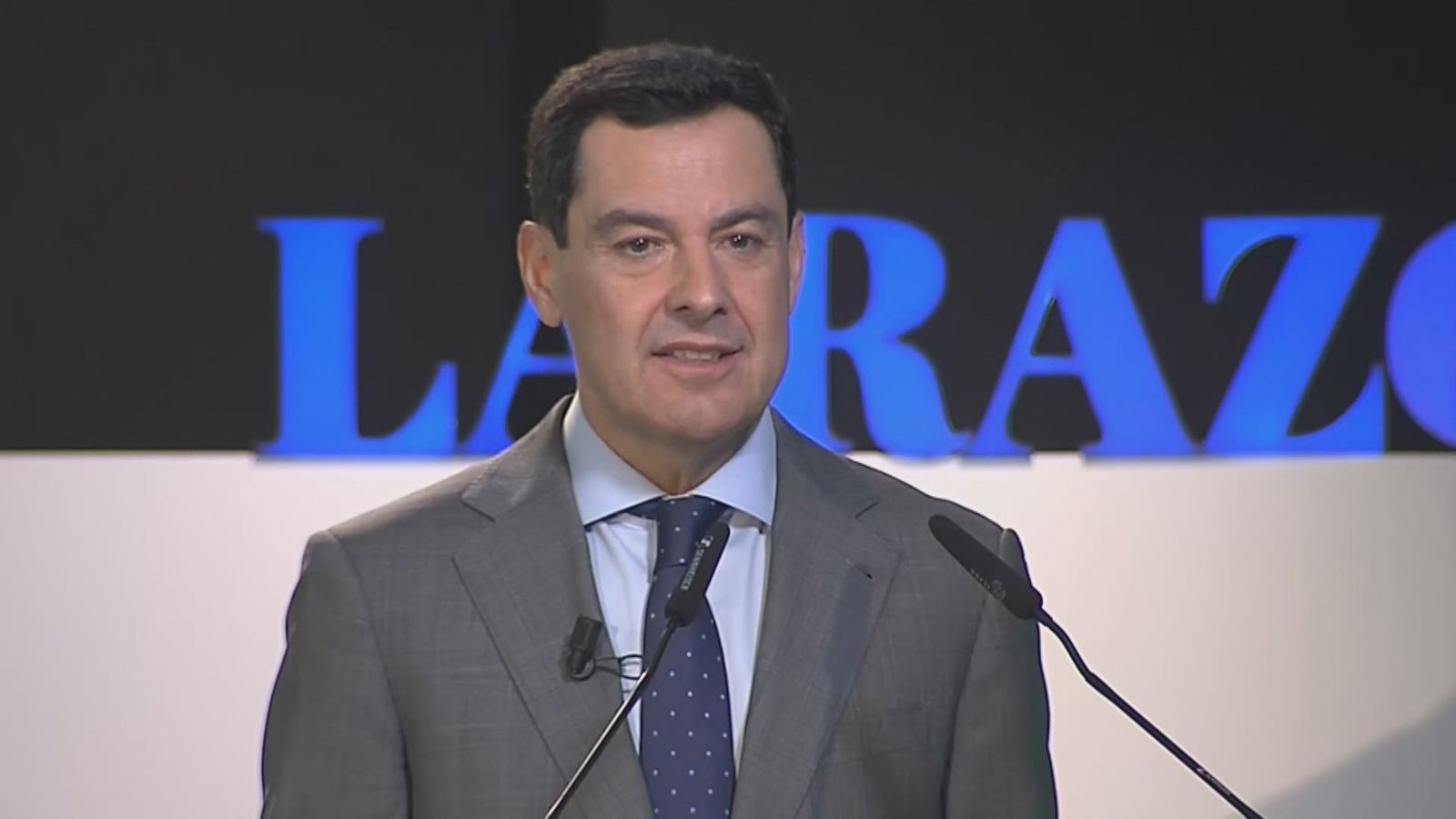 Juanma Moreno reclama "estabilidad" y "prudencia" para revalidar su mayoría absoluta y evitar "líos" en Andalucía