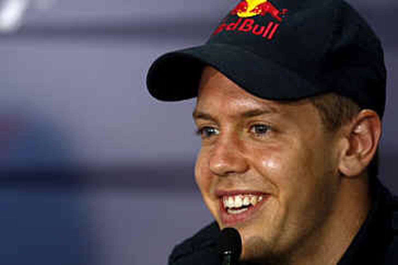 Vettel (Red Bull) recupera la "pole'" y Alonso (Ferrari) saldrá quinto