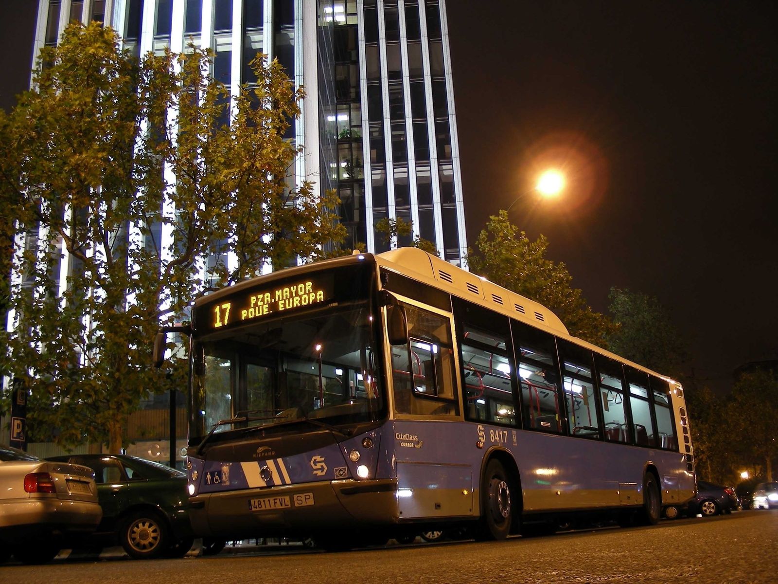 Autobús nocturno de la Empresa Municipal de Transportes (EMT)