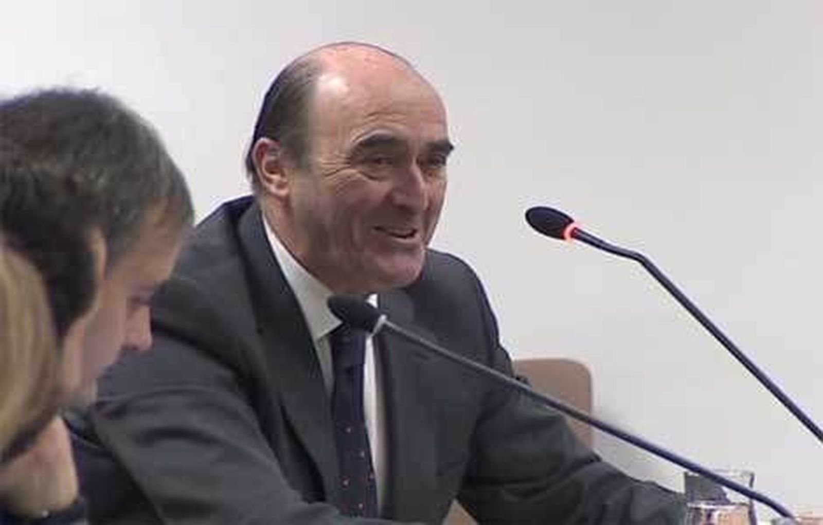 El juez del caso Arena prevé levantar la imputación de Antonio de Guindos
