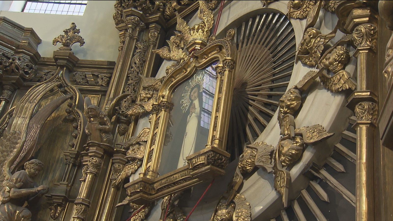 Últimos ensayos antes del descenso del cuadro de la Virgen de la Paloma