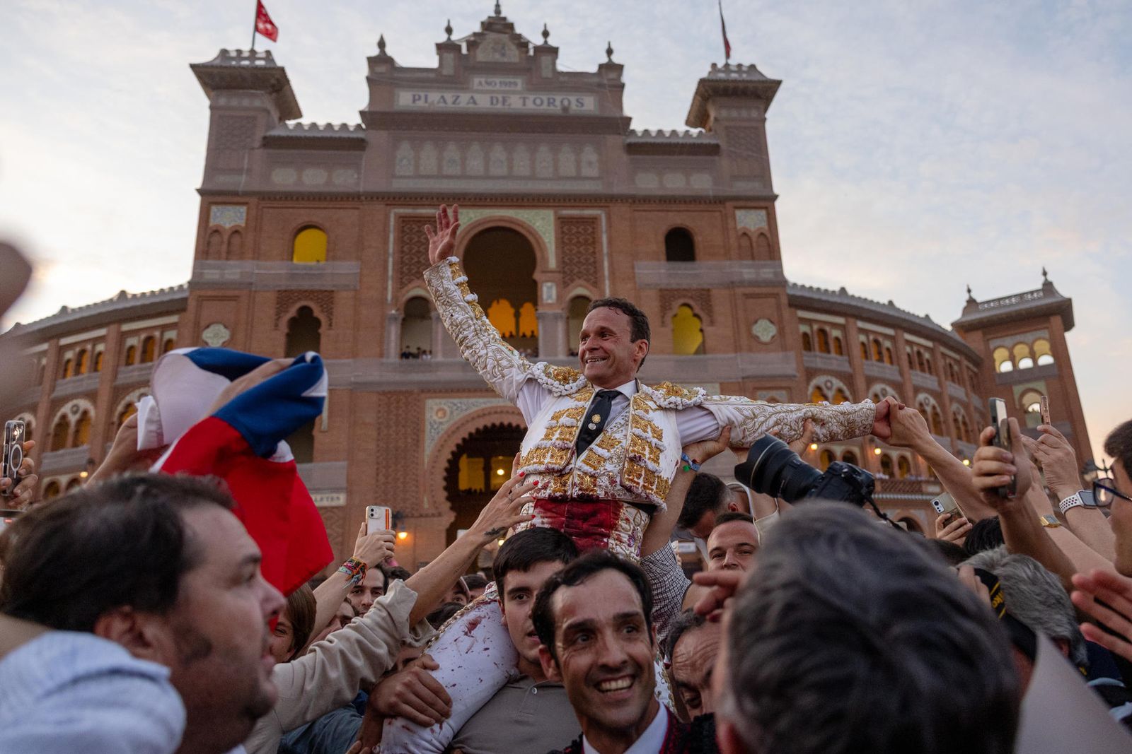 Puerta Grande para Ferrera