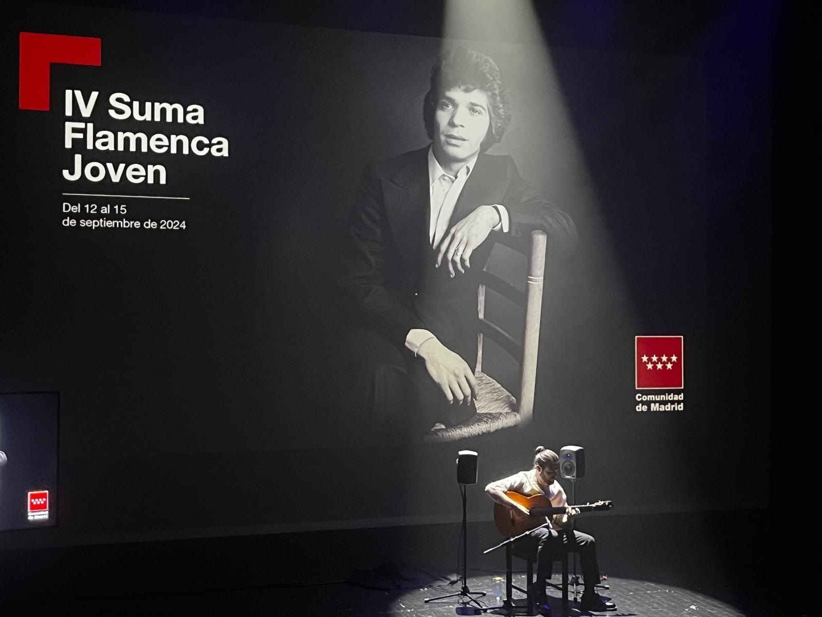 El guitarrista Antonio González durante la presentación del IV Suma Flamenca Joven