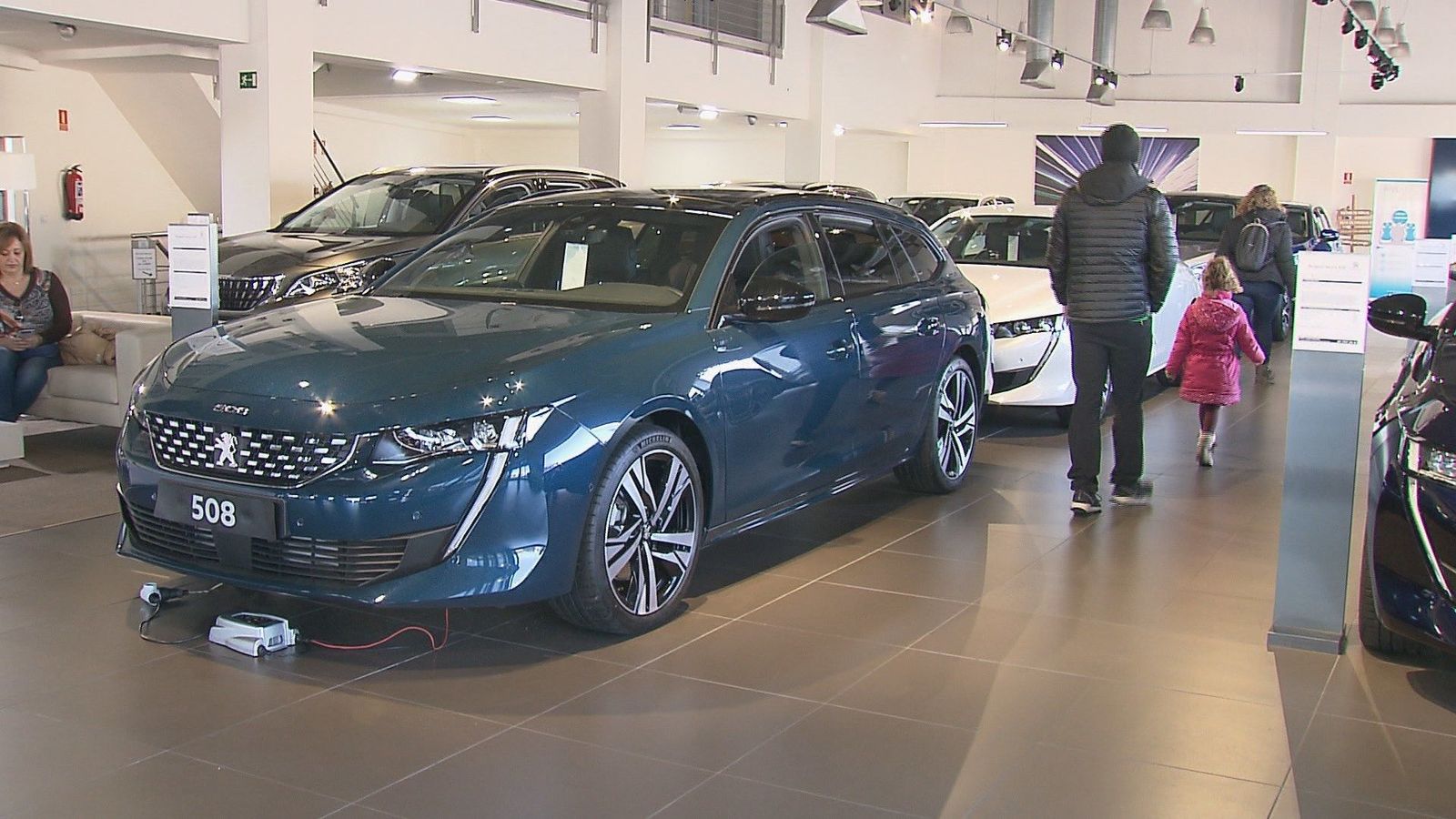 El Gobierno sube los impuestos a los seguros de los coches y las casas entre un 6 y 8%