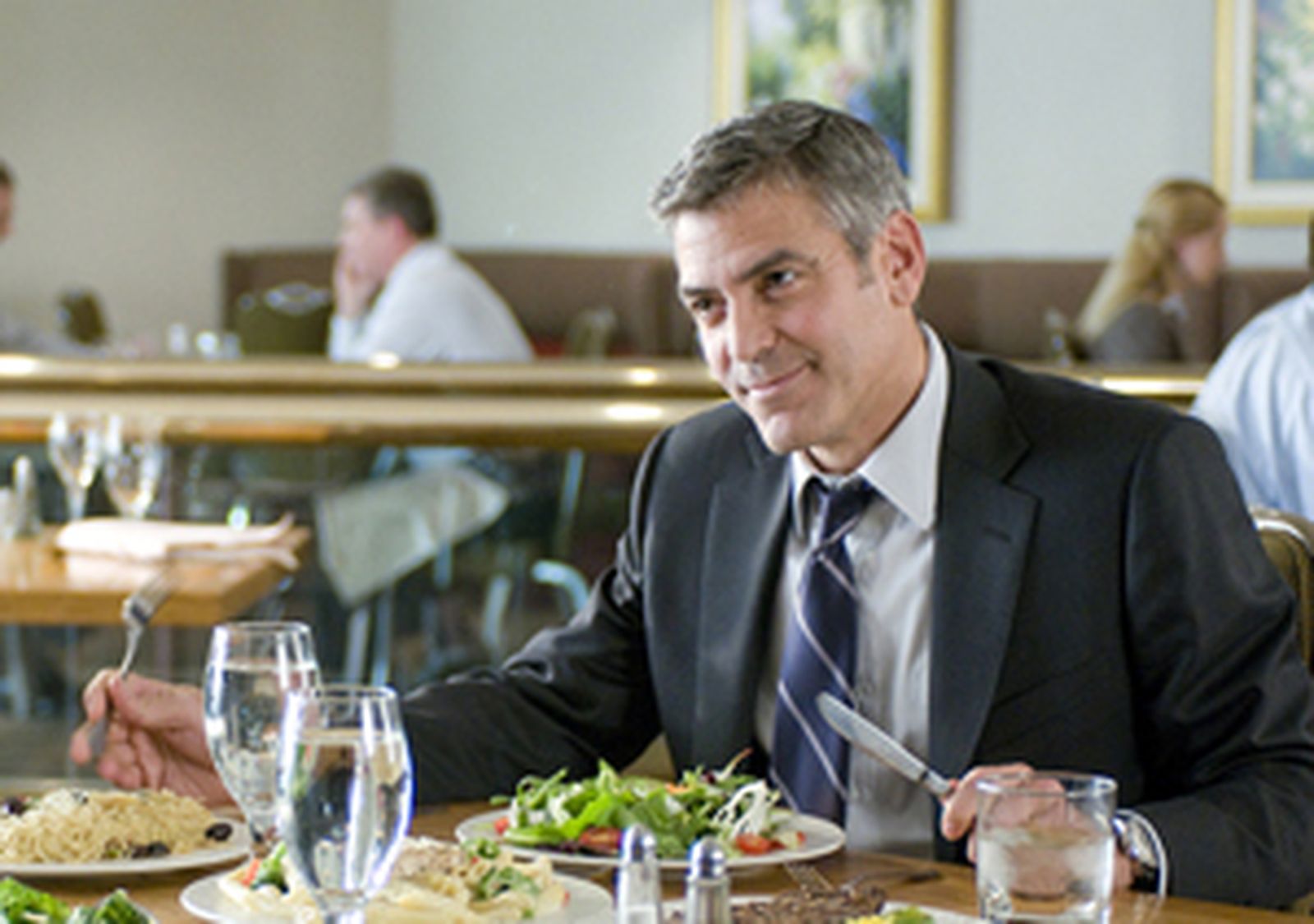 clooney_up470
