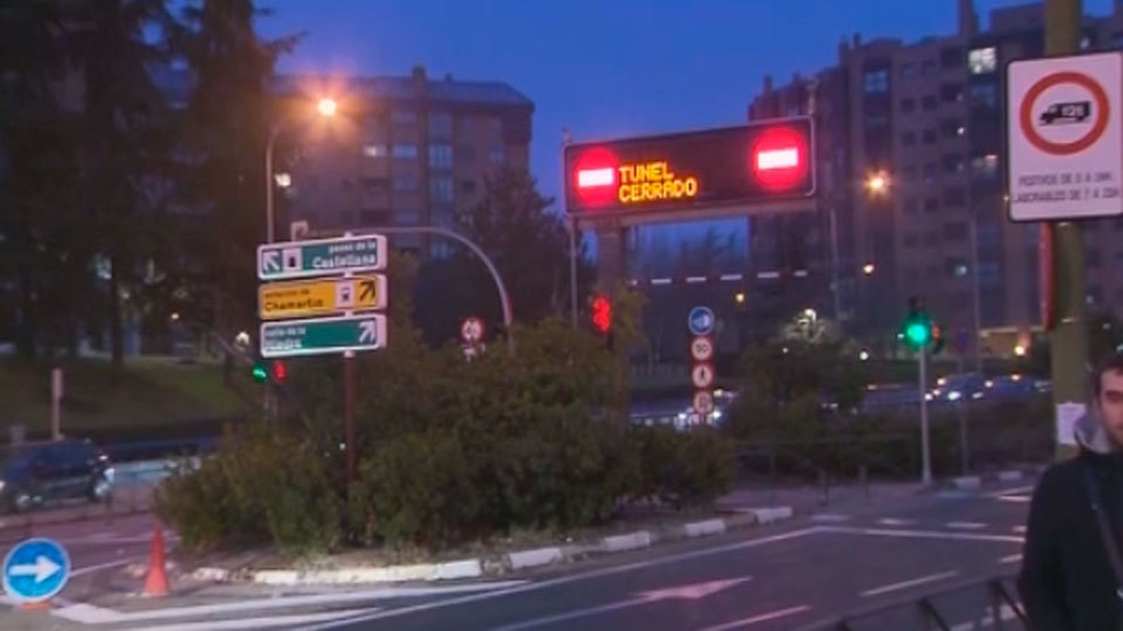 El túnel de Pío XII permanece cortado al trafico por las filtraciones de agua