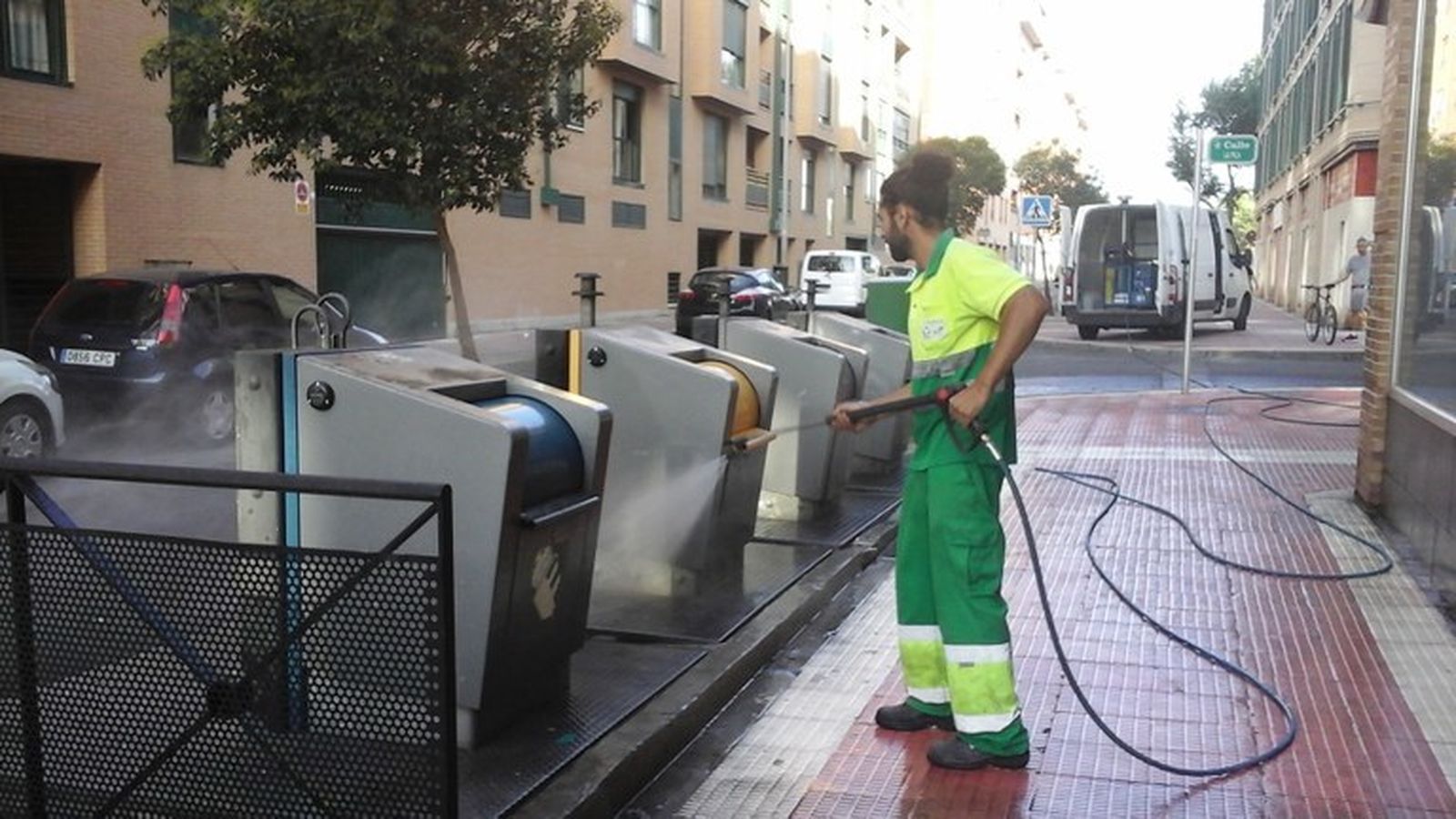 Limpieza de contenedores en Parla