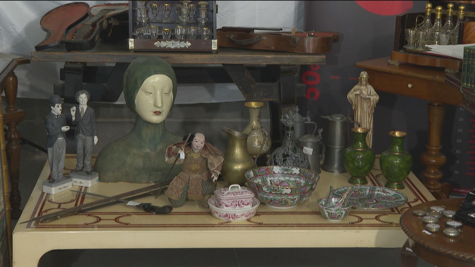 Subasta de obras de arte y antigüedades desde un almacén de Móstoles