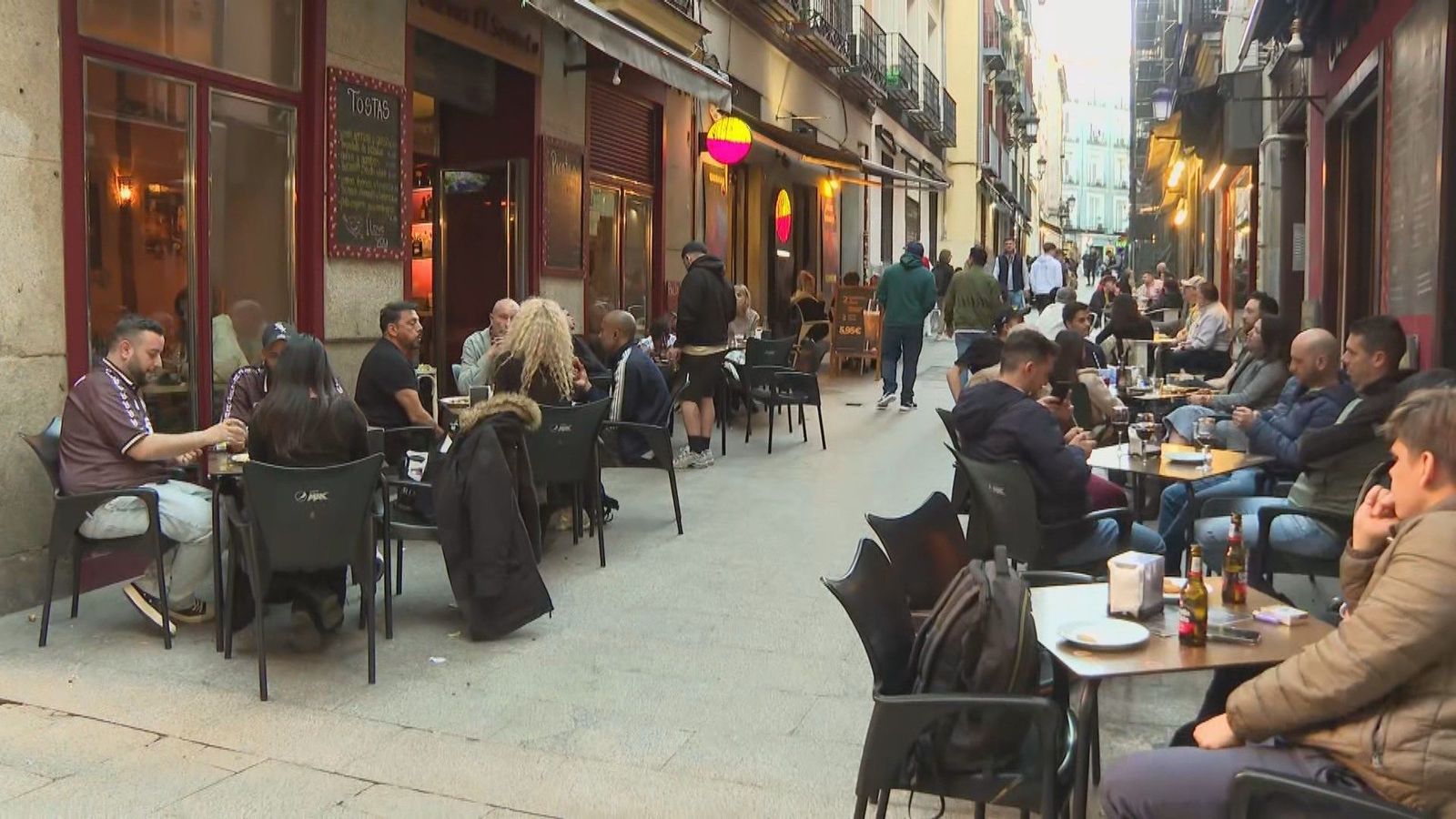 Los españoles no renuncian al aperitivo y al tardeo, a pesar del aumento de gastos