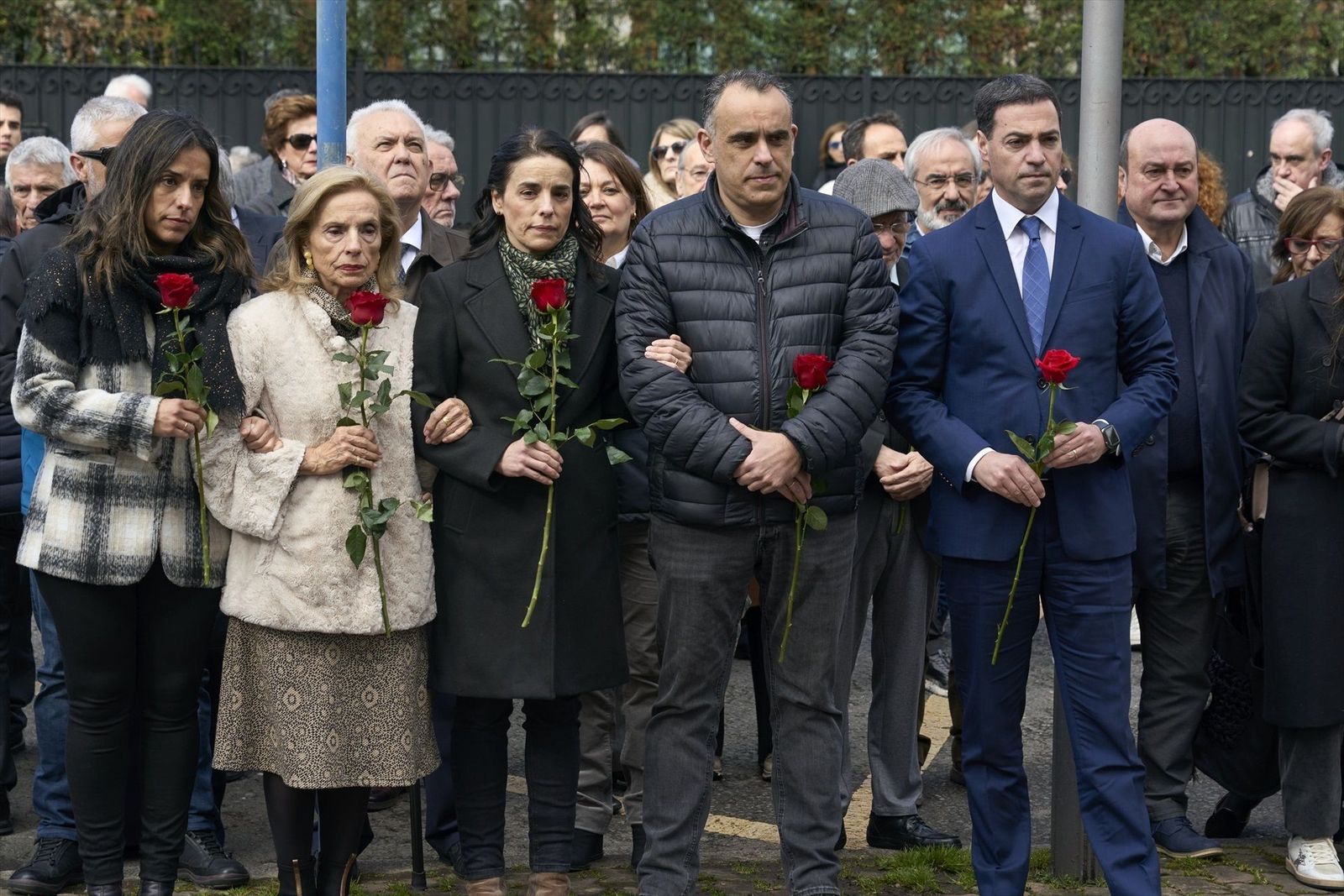 Familiares, partidos e instituciones recuerdan a Buesa y Díez, asesinados por ETA hace 25 años