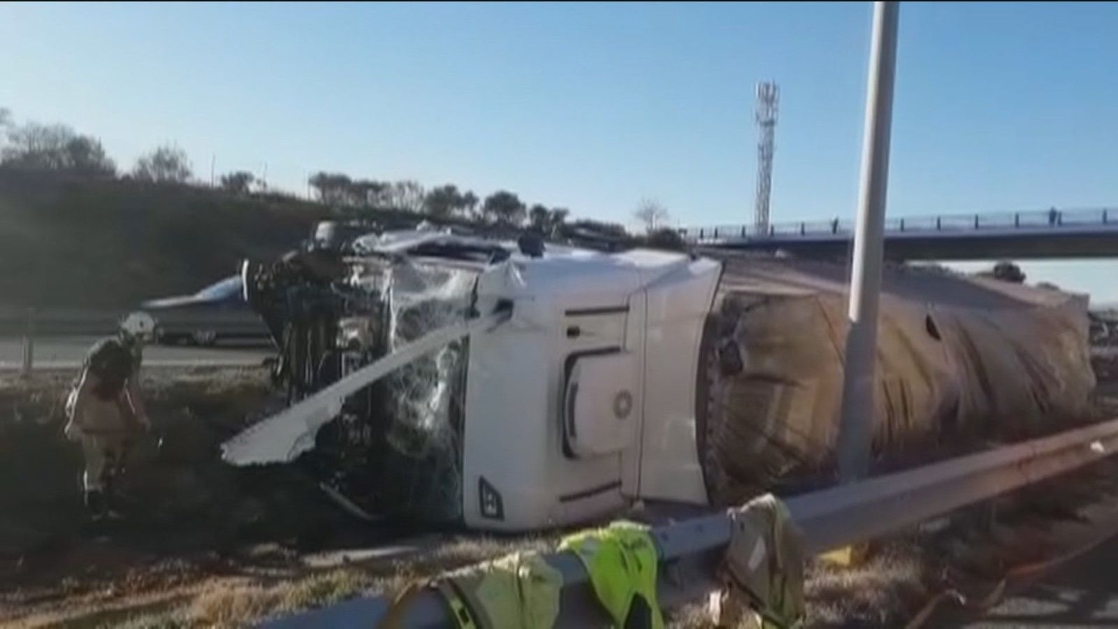 Accidente en la M-50 entre un camión y una furgoneta