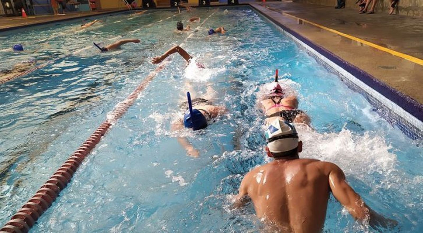 Maratón de natación por relevos