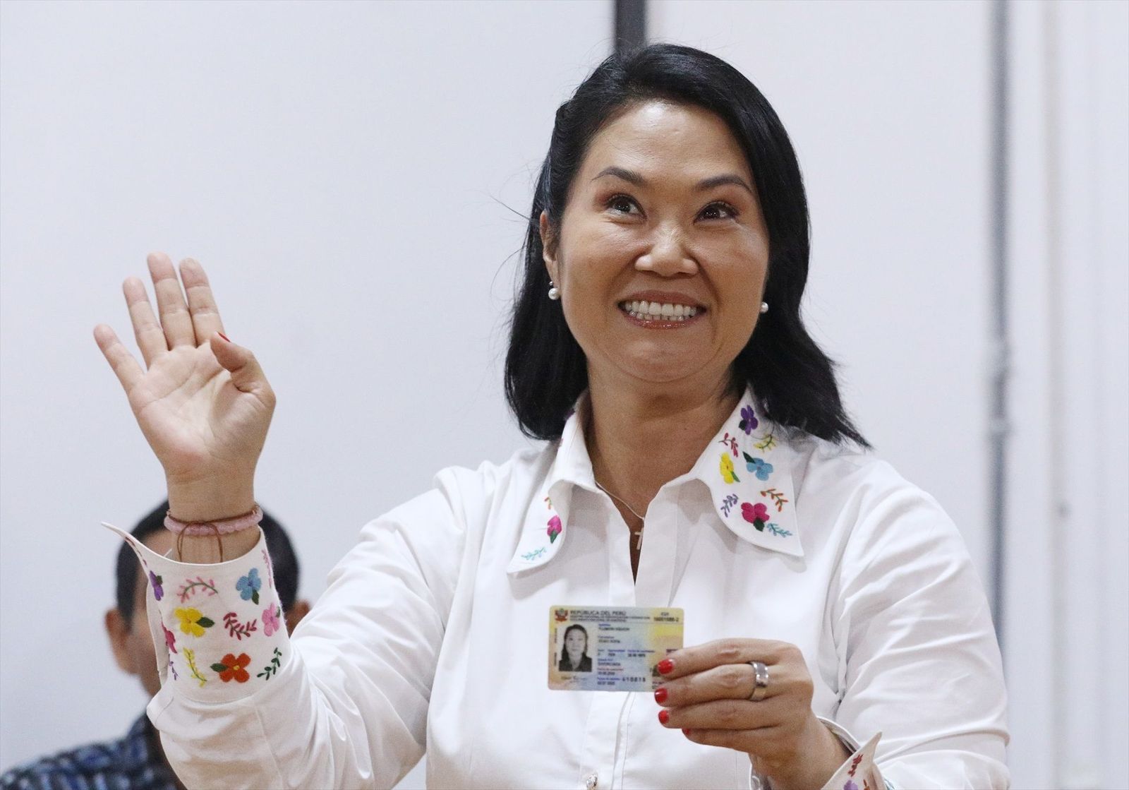 Fujimori espera ser proclamada presidenta electa de Perú, pero Roberto Sánchez no la reconocerá