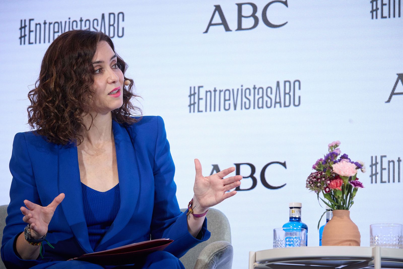 Ayuso reitera que se deben estudiar "todas las vías" para asegurarse de que el proyecto de Bildu es "legal"