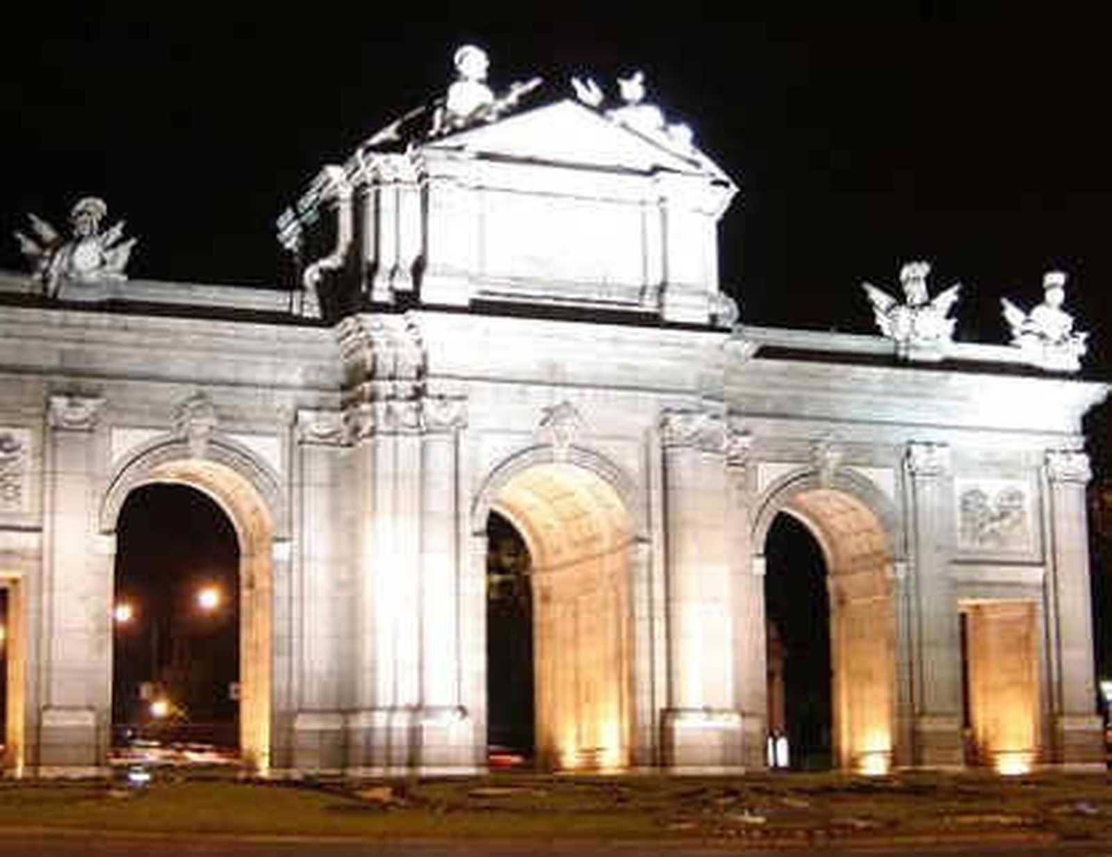 El Ayuntamiento pide que cuatro zonas del centro de la capital sean declaradas zona de gran afluencia turística