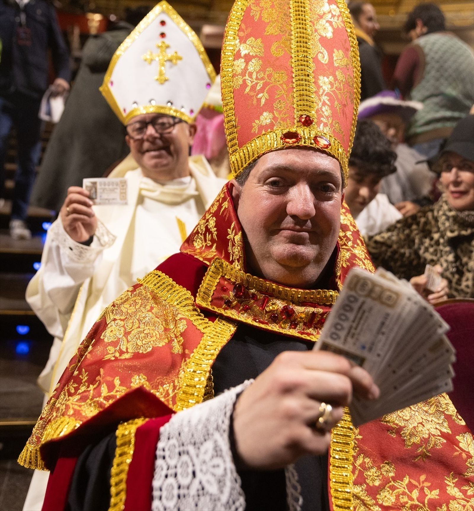 El 'Papa' no podía faltar en el Teatro Real desde bien temprano