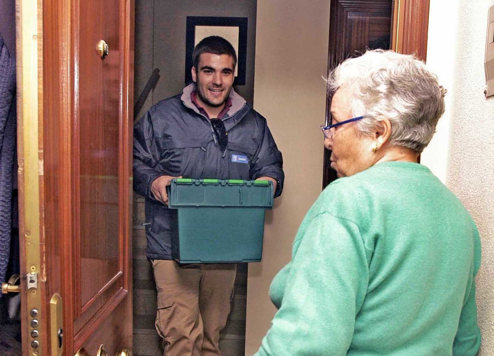 Entrega de comida a mayores a domicilio
