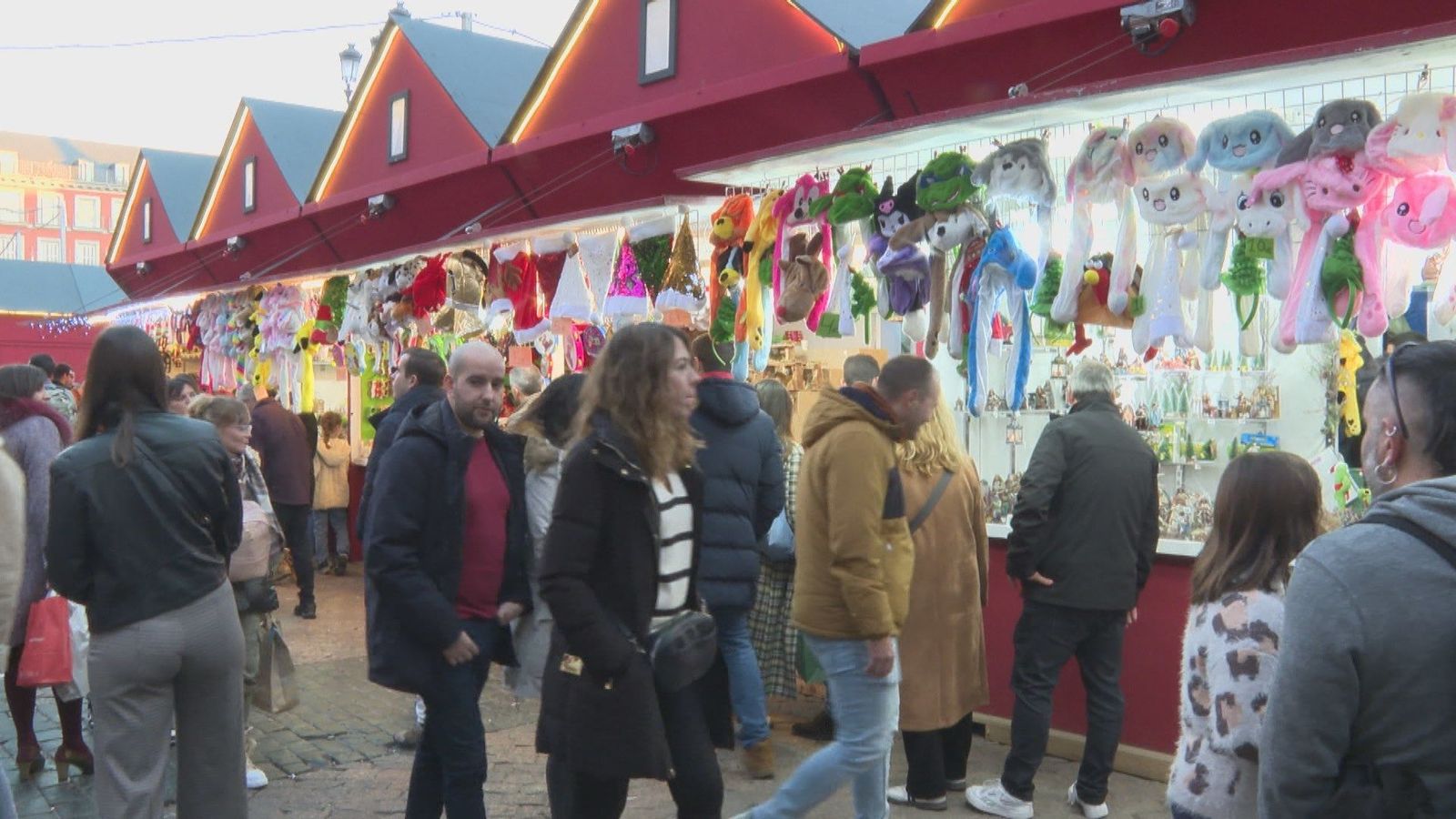 El centro de Madrid, a tope de visitantes en el puente de la Inmaculada
