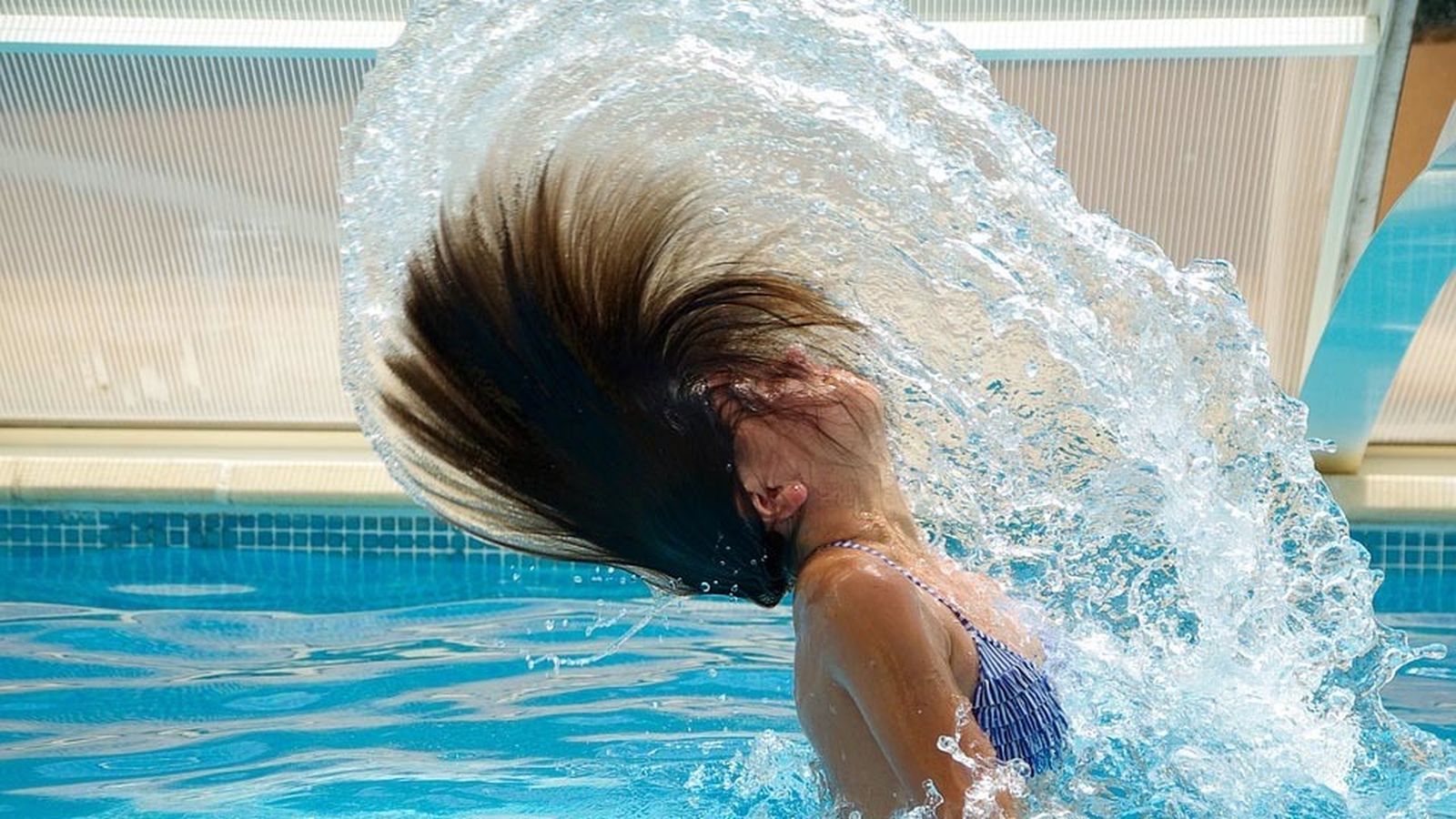 De 11 a 21 horas la piscina de verano de Aluche dará la bienvenida a los chapuzones con los que combatir el calor