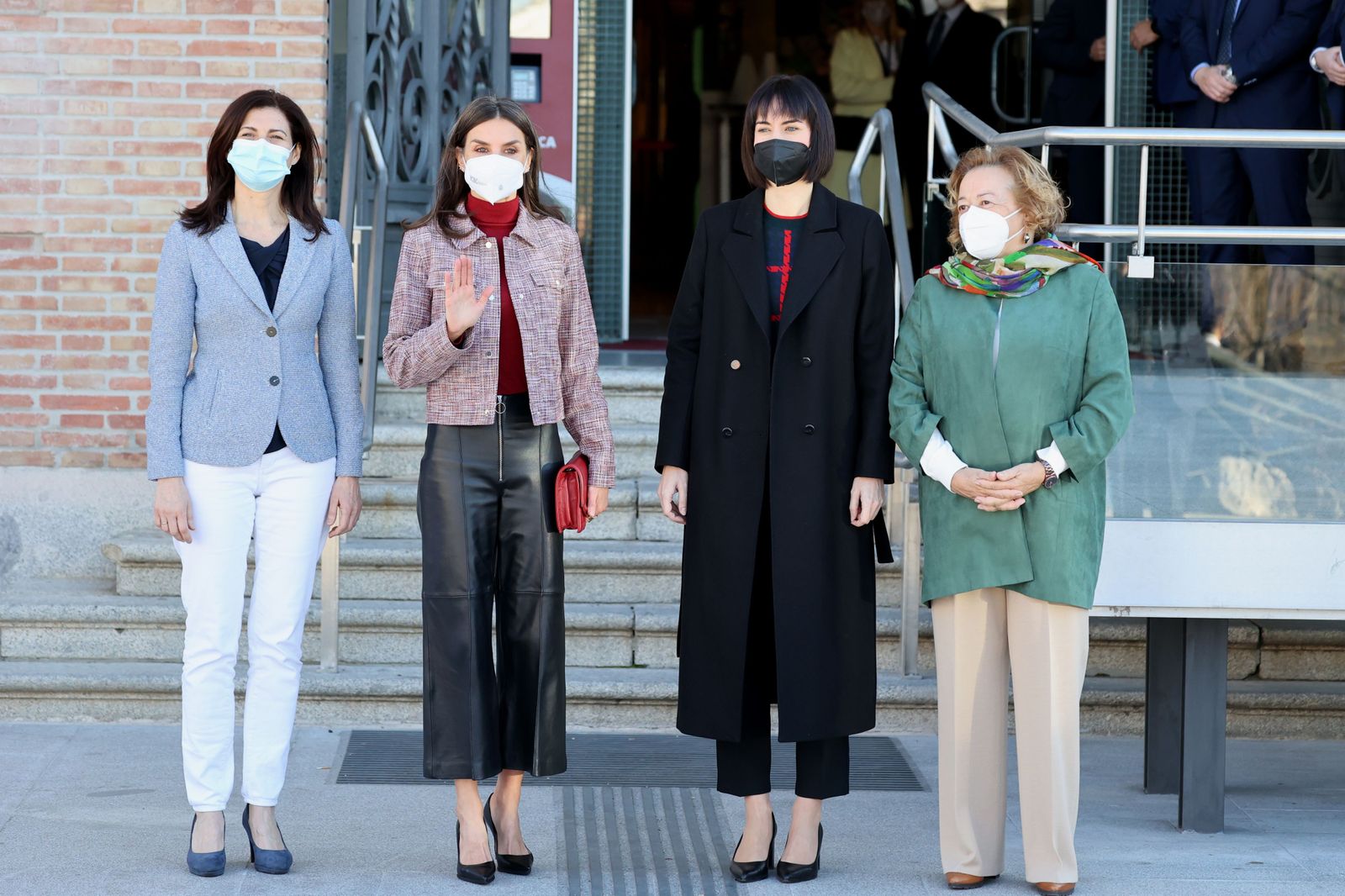 La reina Letizia se reúne con mujeres científicas que 'rompen' techos de cristal