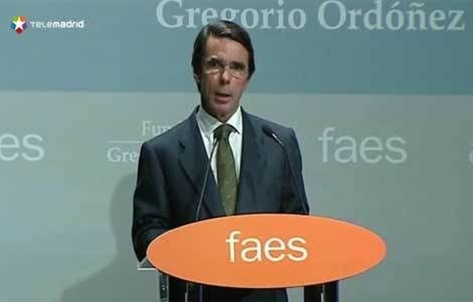 Aznar apela a respetar el "legítimo mandato electoral" del PP