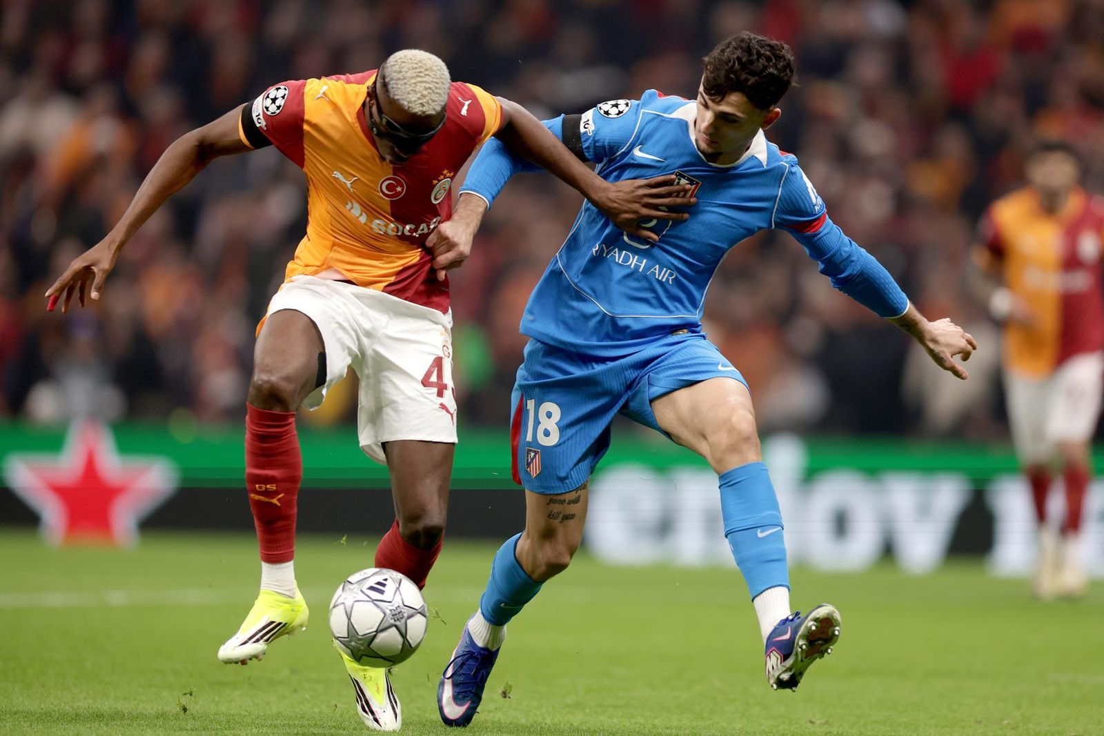 Marc Pubill ante el Galatasaray