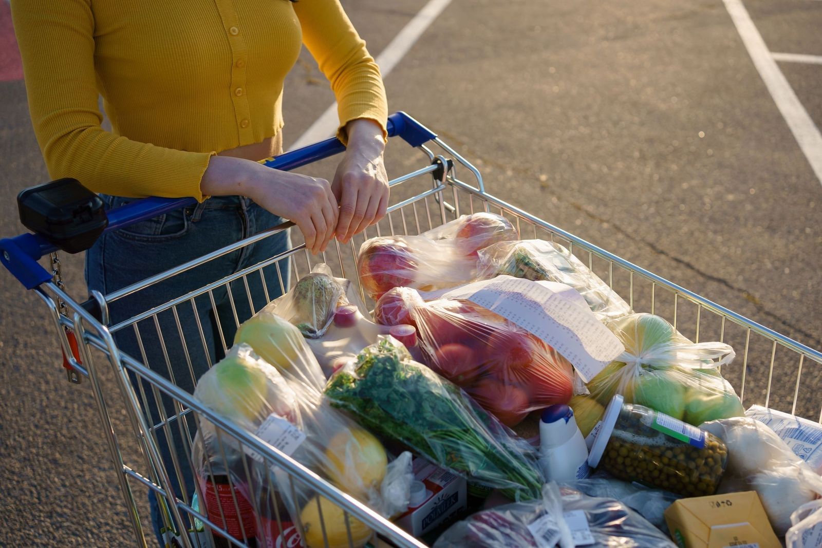 Llegan los límites al plástico en supermercados, comercios, eventos y restaurantes