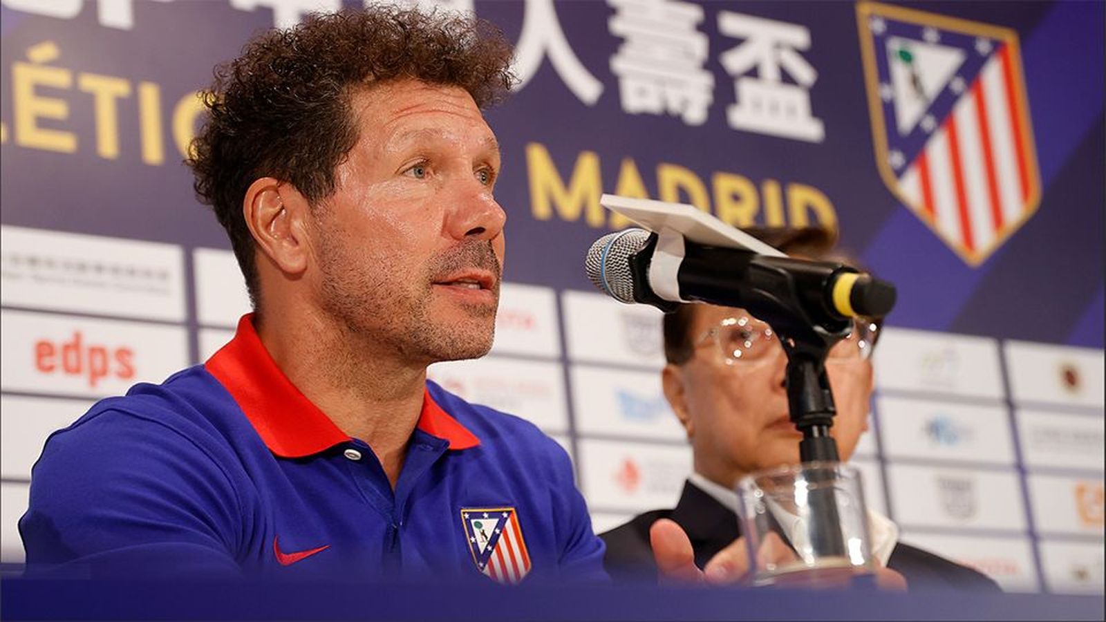 Simeone, en Asia