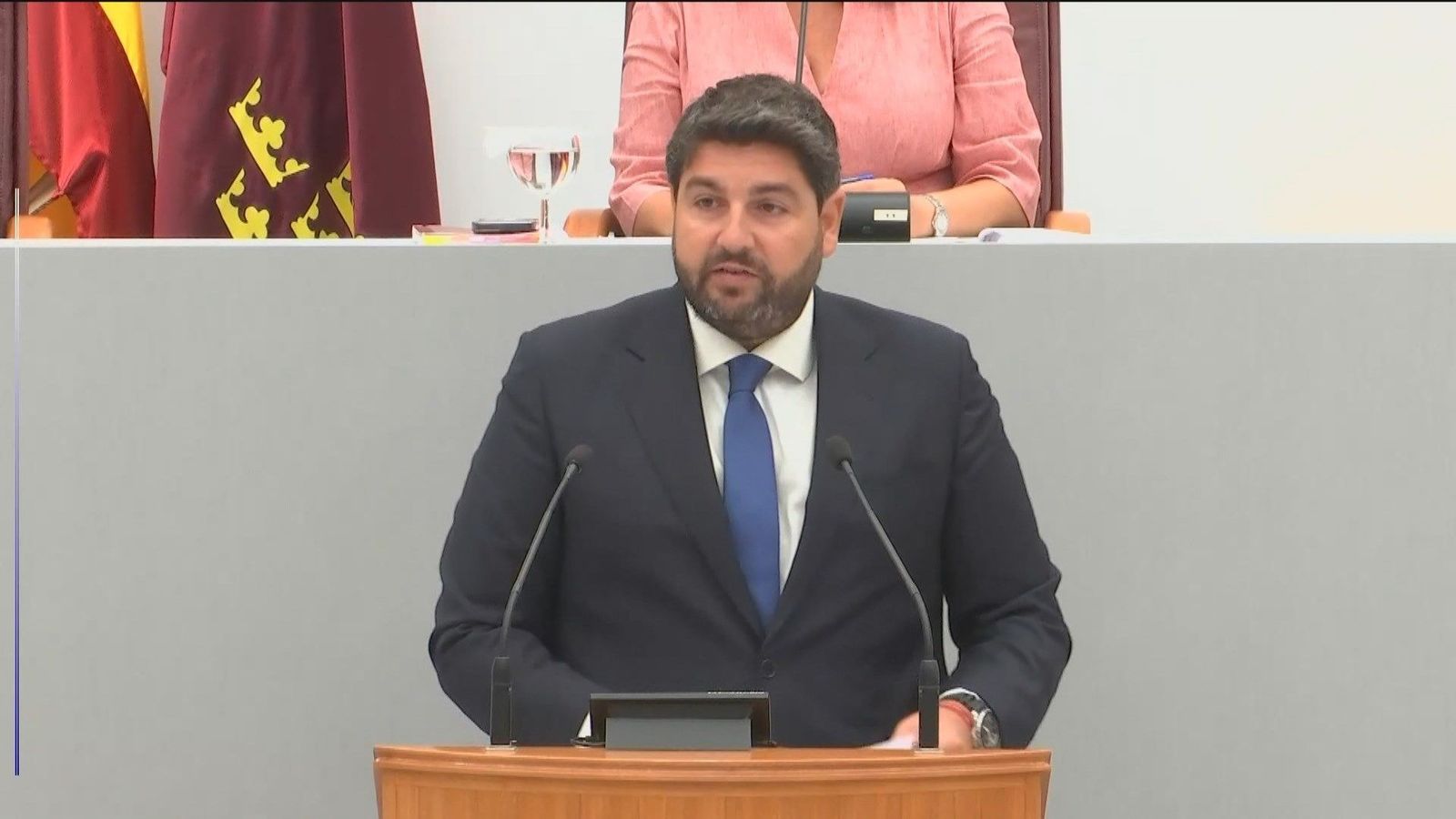 López Miras dice que gobernará "desde la moderación y la centralidad" para mejorar la vida de los murcianos